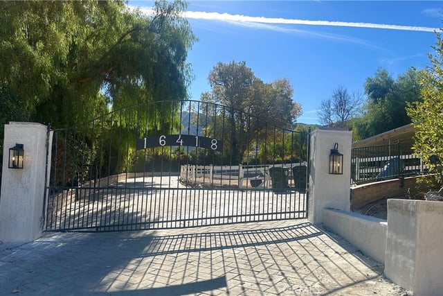 16418 Cambria Estates Lane, Canyon Country, CA 91387 — photo 4 of 36