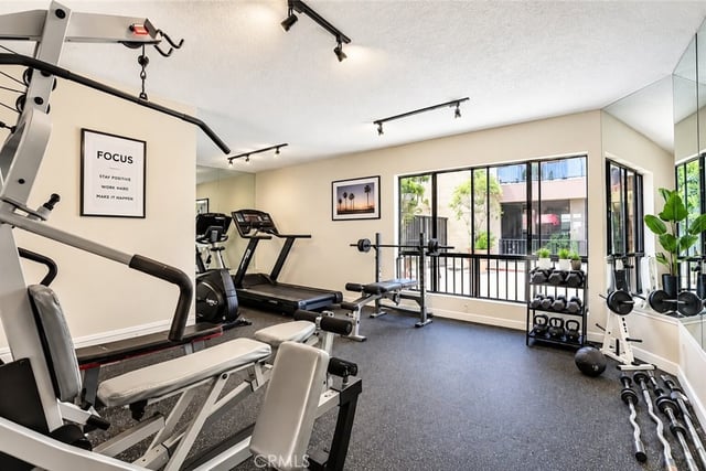 7300 Franklin 355, Los Angeles, CA 90046 — photo 16 of 18