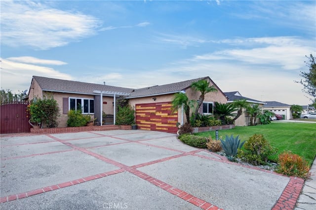707 S Clymar Avenue, Compton, CA 90220 — photo 2 of 26