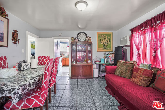 5837 4th Avenue, Los Angeles, CA 90043 — photo 7 of 22