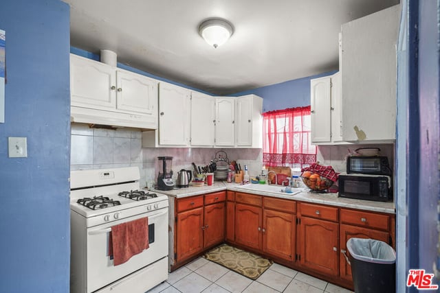 5837 4th Avenue, Los Angeles, CA 90043 — photo 9 of 22