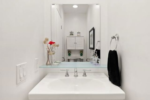 8941 Rosewood Avenue, Los Angeles, CA 90048 — photo 10 of 14
