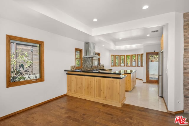 3058 Hollycrest Place, Los Angeles, CA 90068 — photo 5 of 31