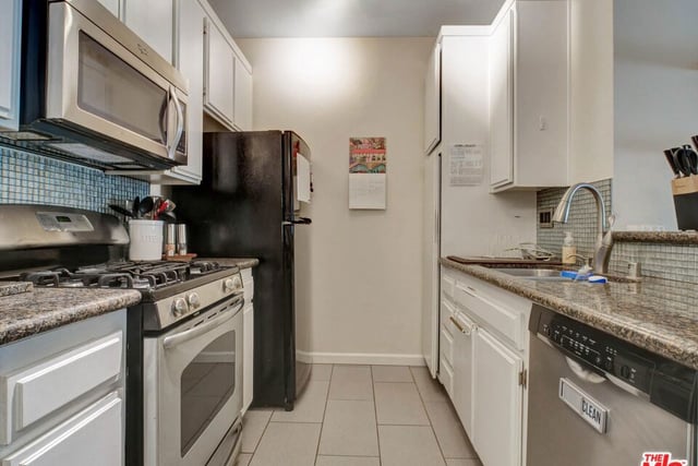 110 Maegan Place 2, Thousand Oaks, CA 91362 — photo 3 of 15
