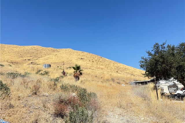11561 Soledad Canyon, Agua Dulce, CA 91390 — photo 4 of 5