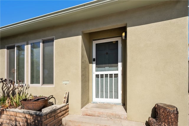 705 E Janice, Long Beach, CA 90805 — photo 3 of 27
