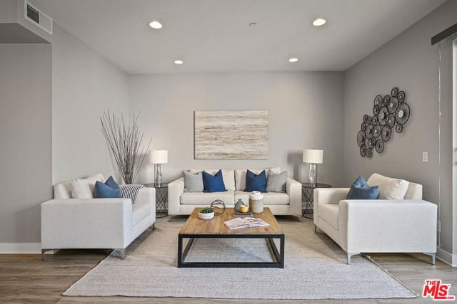 11851 Laurelwood Drive 102, Studio City, CA 91604 — photo 11 of 27