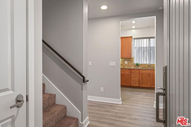11851 Laurelwood Drive 102, Studio City, CA 91604 — photo 5 of 27