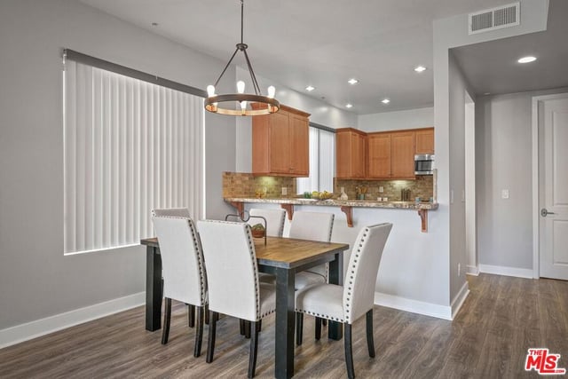 11851 Laurelwood Drive 102, Studio City, CA 91604 — photo 7 of 27