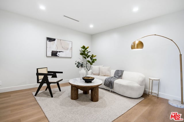 325 N Oakhurst Drive 405, Beverly Hills, CA 90210 — photo 11 of 75