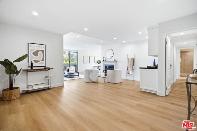 325 N Oakhurst Drive 405, Beverly Hills, CA 90210 — photo 14 of 75