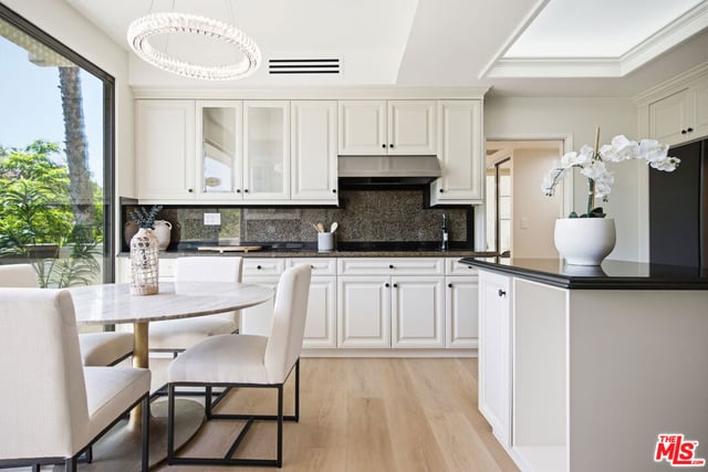 325 N Oakhurst Drive 405, Beverly Hills, CA 90210 — photo 25 of 75