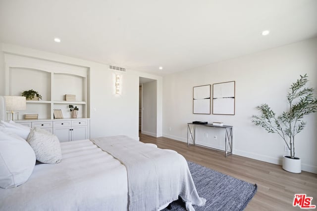 325 N Oakhurst Drive 405, Beverly Hills, CA 90210 — photo 37 of 75