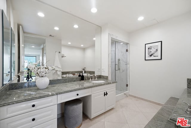 325 N Oakhurst Drive 405, Beverly Hills, CA 90210 — photo 46 of 75