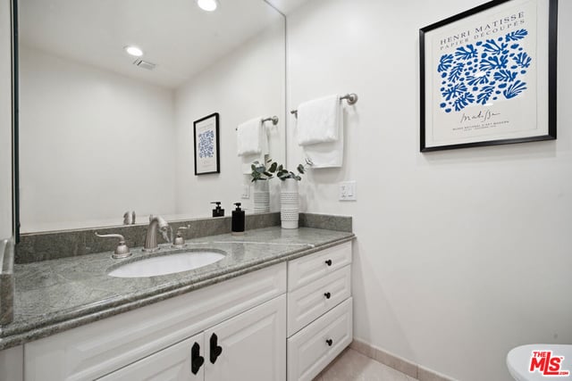325 N Oakhurst Drive 405, Beverly Hills, CA 90210 — photo 50 of 75