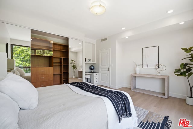 325 N Oakhurst Drive 405, Beverly Hills, CA 90210 — photo 56 of 75