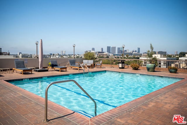 325 N Oakhurst Drive 405, Beverly Hills, CA 90210 — photo 59 of 75