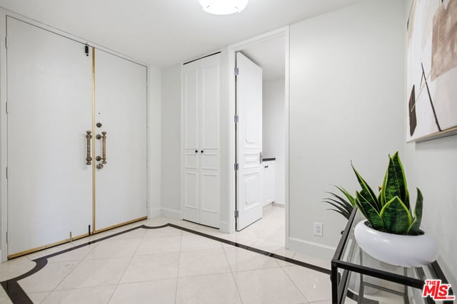 325 N Oakhurst Drive 405, Beverly Hills, CA 90210 — photo 8 of 75