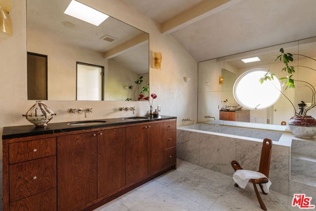 2753 Nichols Canyon Road, Los Angeles, CA 90046 — photo 17 of 34