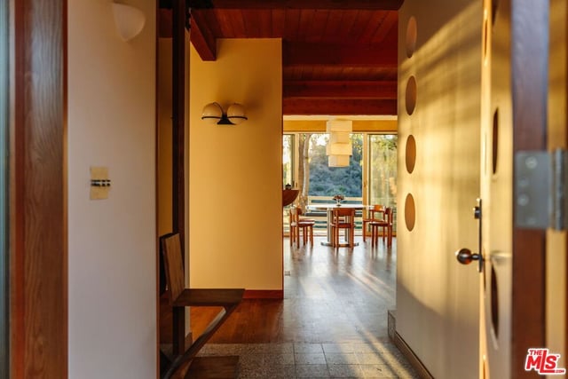 2753 Nichols Canyon Road, Los Angeles, CA 90046 — photo 3 of 34
