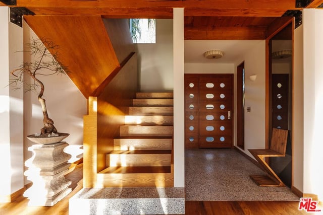 2753 Nichols Canyon Road, Los Angeles, CA 90046 — photo 4 of 34