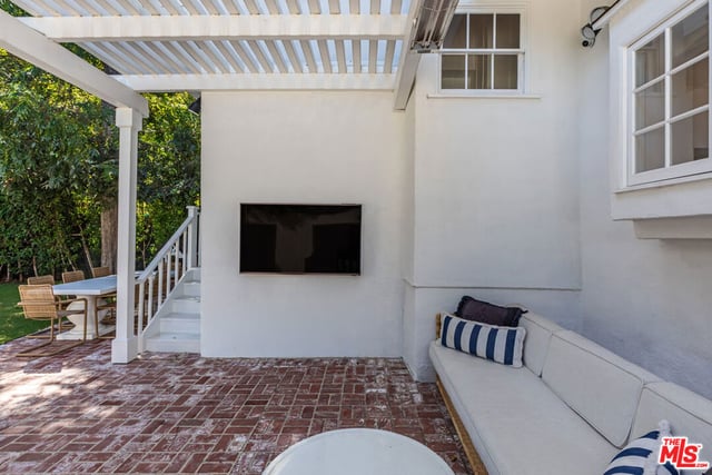14030 Roblar Road, Los Angeles, CA 91423 — photo 11 of 29