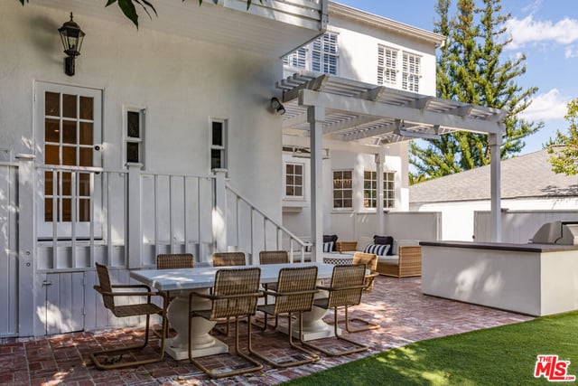 14030 Roblar Road, Los Angeles, CA 91423 — photo 12 of 29