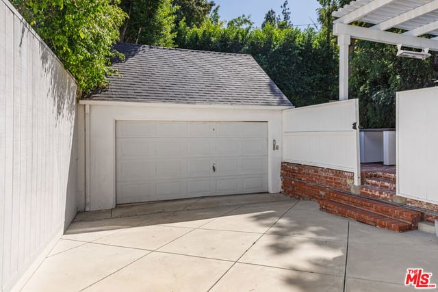 14030 Roblar Road, Los Angeles, CA 91423 — photo 25 of 29
