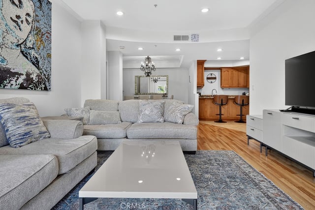 12407 Moorpark Street 104, Studio City, CA 91604 — photo 14 of 45