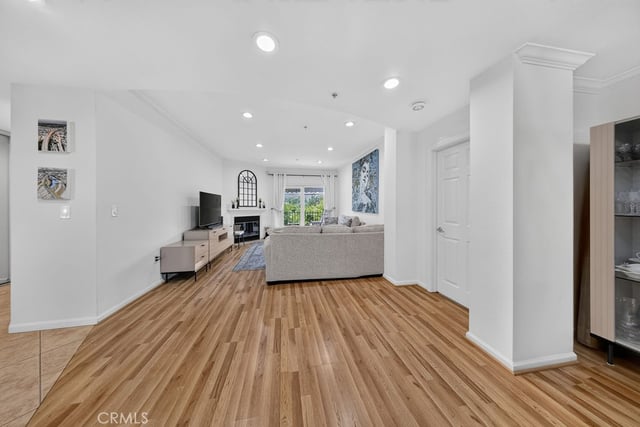 12407 Moorpark Street 104, Studio City, CA 91604 — photo 16 of 45