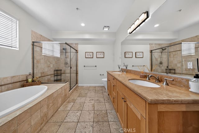 12407 Moorpark Street 104, Studio City, CA 91604 — photo 26 of 45