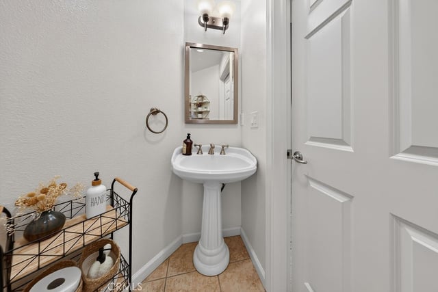 12407 Moorpark Street 104, Studio City, CA 91604 — photo 30 of 45
