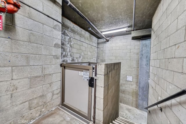 12407 Moorpark Street 104, Studio City, CA 91604 — photo 39 of 45