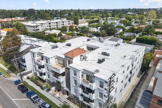 12407 Moorpark Street 104, Studio City, CA 91604 — photo 42 of 45