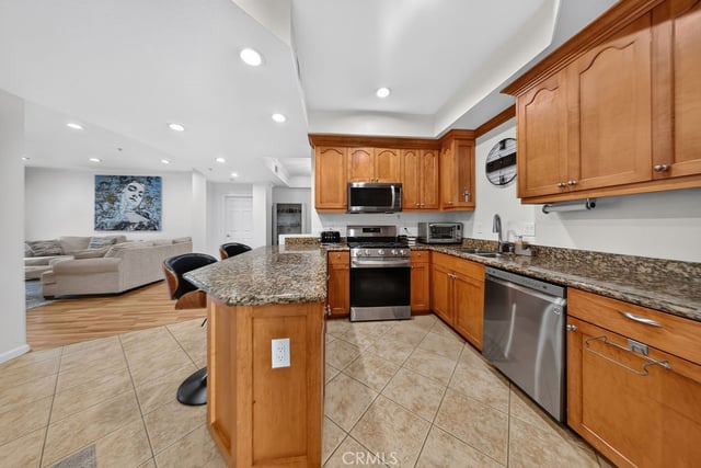 12407 Moorpark Street 104, Studio City, CA 91604 — photo 6 of 45