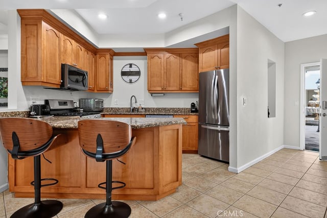 12407 Moorpark Street 104, Studio City, CA 91604 — photo 8 of 45