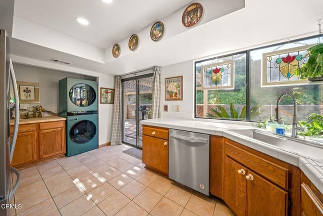 391 Estancia Place, Camarillo, CA 93012 — photo 14 of 36