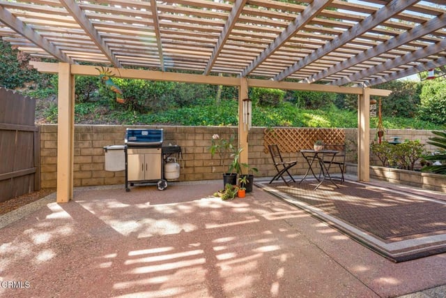 391 Estancia Place, Camarillo, CA 93012 — photo 16 of 36
