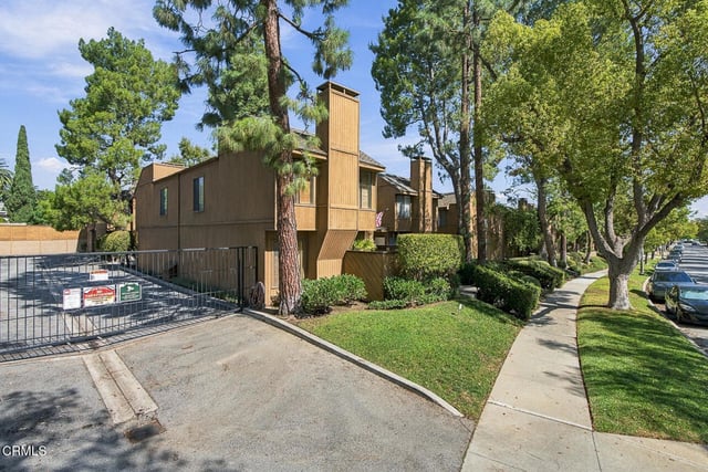 121 Arlington Drive 8, Pasadena, CA 91105 — photo 26 of 30