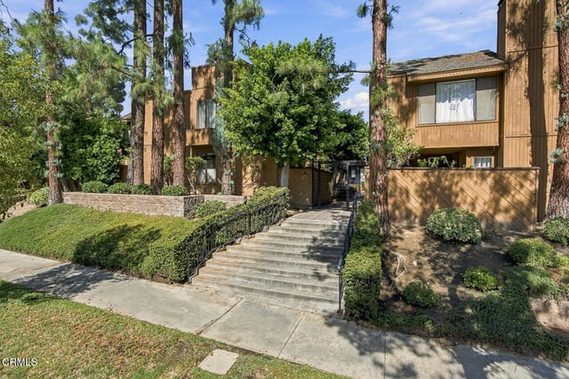 121 Arlington Drive 8, Pasadena, CA 91105 — photo 27 of 30