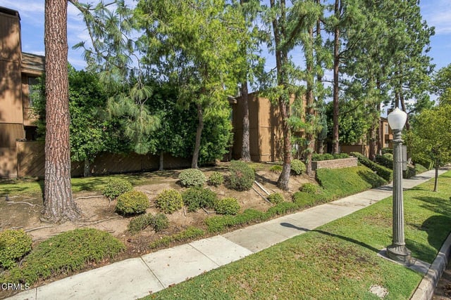 121 Arlington Drive 8, Pasadena, CA 91105 — photo 28 of 30