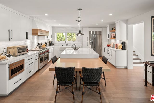 12051 Laurel Terrace Drive, Studio City, CA 91604 — photo 14 of 35