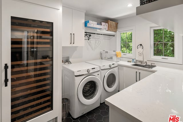 12051 Laurel Terrace Drive, Studio City, CA 91604 — photo 31 of 35