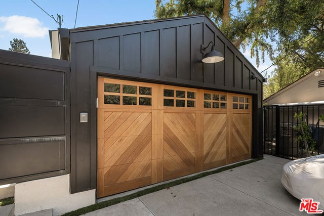 12051 Laurel Terrace Drive, Studio City, CA 91604 — photo 34 of 35