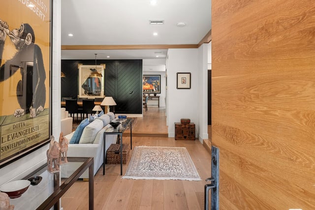 12051 Laurel Terrace Drive, Studio City, CA 91604 — photo 4 of 35