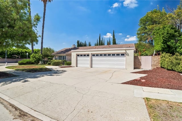 20463 Bermuda Street, Chatsworth, CA 91311 — photo 2 of 43