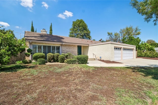 20463 Bermuda Street, Chatsworth, CA 91311 — photo 3 of 43