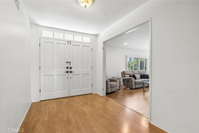 20463 Bermuda Street, Chatsworth, CA 91311 — photo 4 of 43