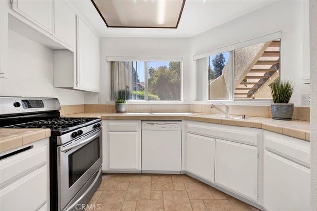 3210 Darby Street 102, Simi Valley, CA 93063 — photo 2 of 22