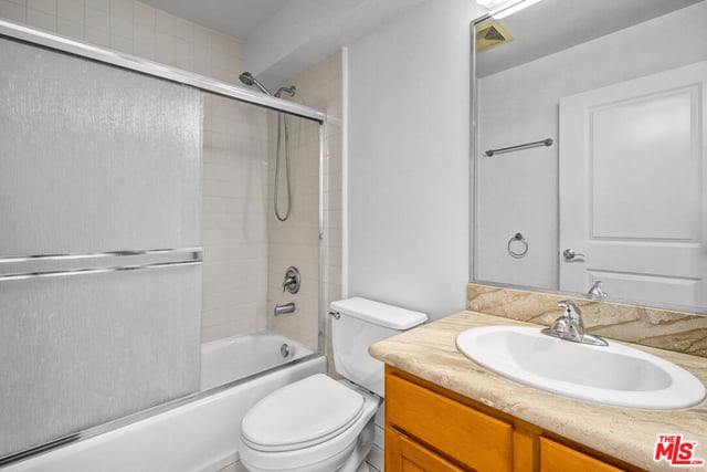 5764 San Vicente Boulevard 201, Los Angeles, CA 90019 — photo 11 of 20